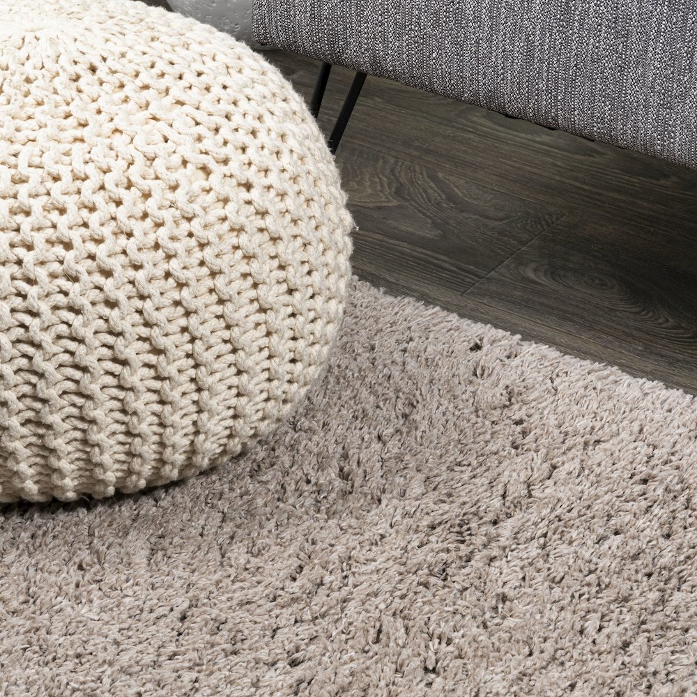 Groovy Solid Shag Area Rug. Picture 5