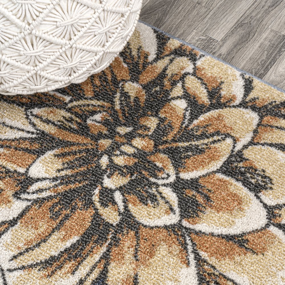 Giglio Modern Botanical Flower Area Rug. Picture 4