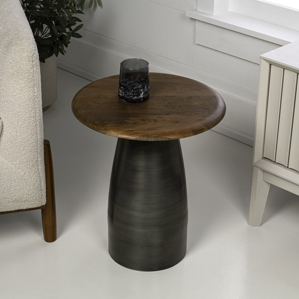 Otto 18" Modern Round End Table. Picture 2