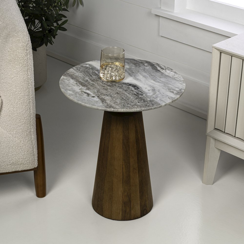 Kaito 18" Modern Round White Marble End Table. Picture 2