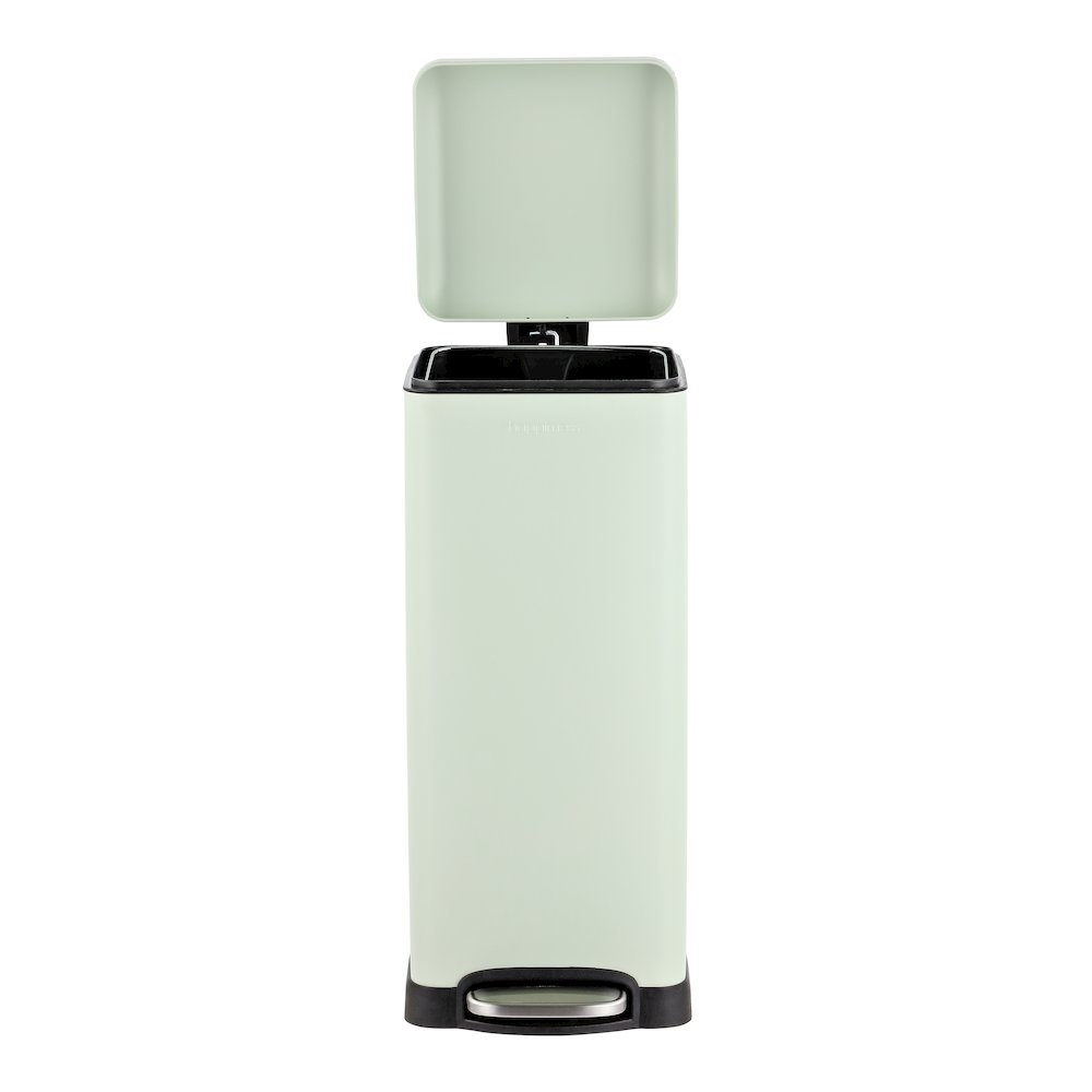 Betty Retro Step-Open Trash Can With Liners. Picture 6