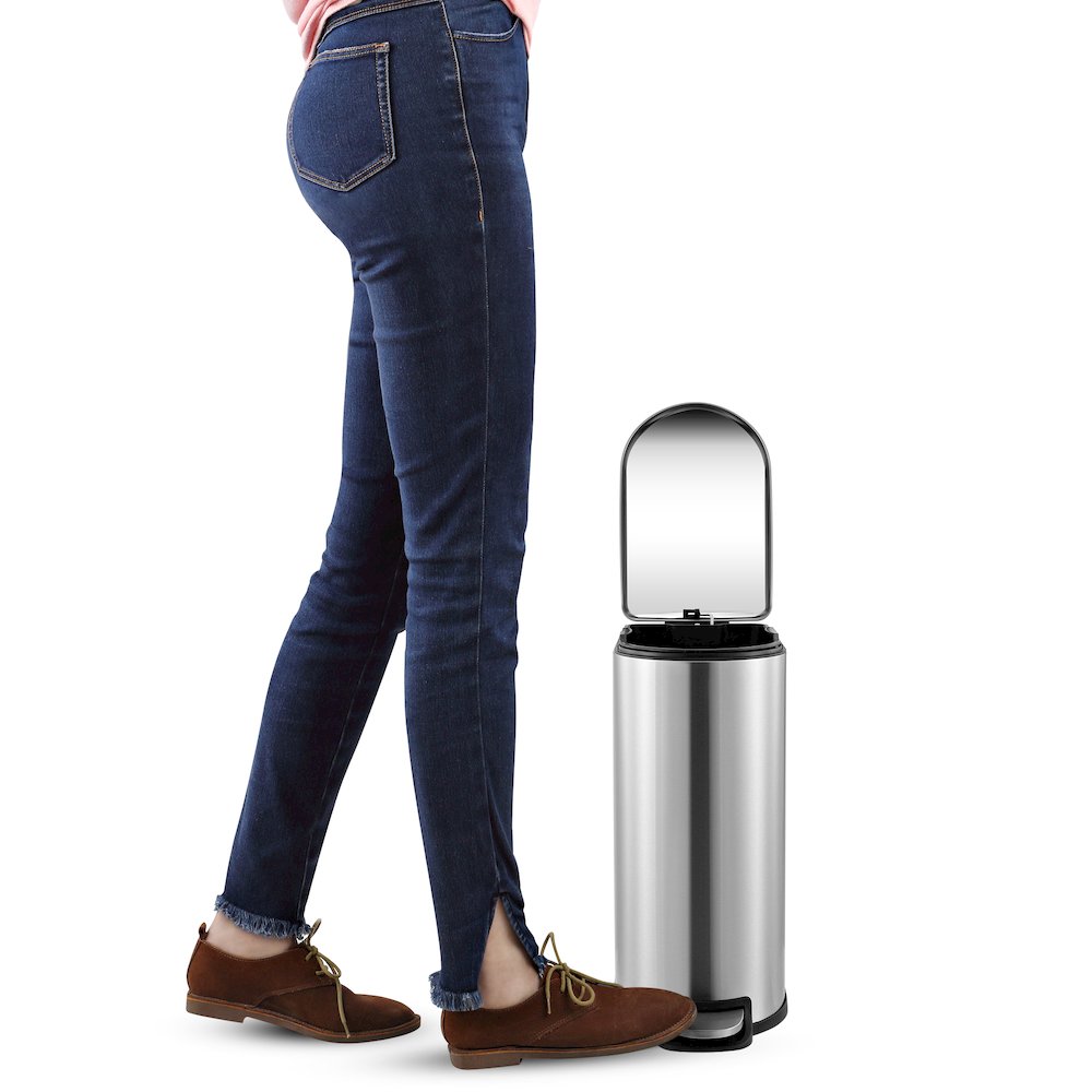 Roland Mini Step-Open Trash Can. Picture 4