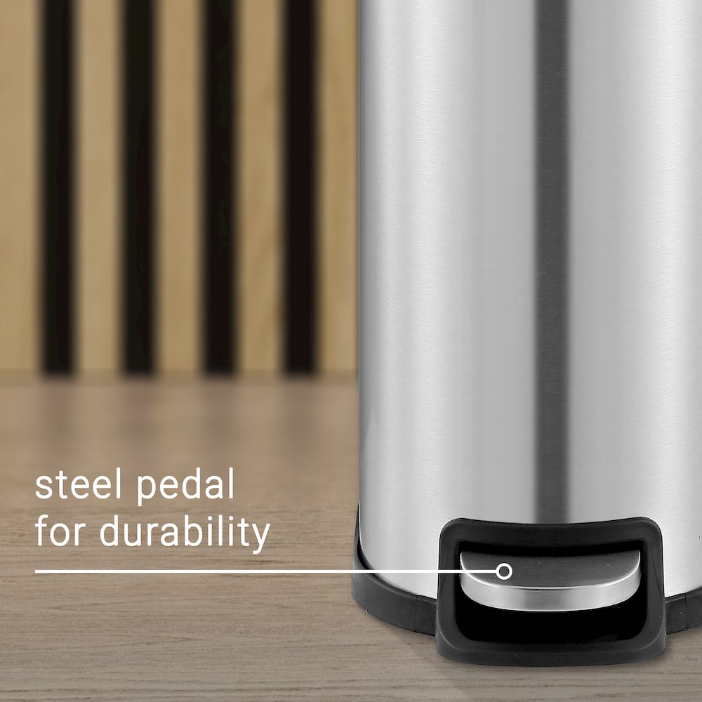 Roland Step-Open Trash Can. Picture 5