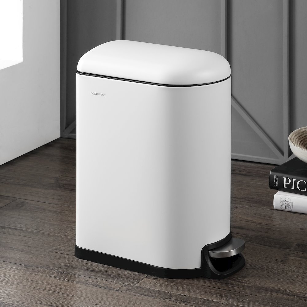 Roland Step-Open Trash Can. Picture 1
