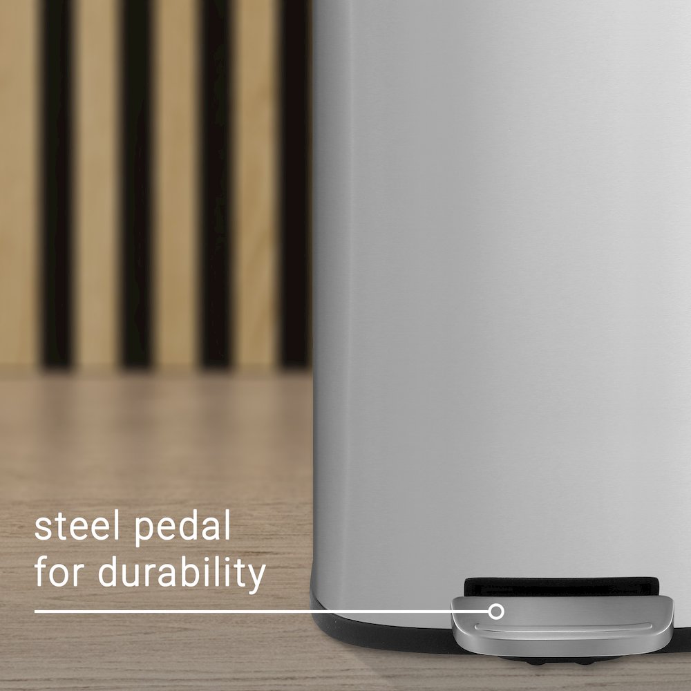 Curtis Step-Open Trash Can. Picture 5