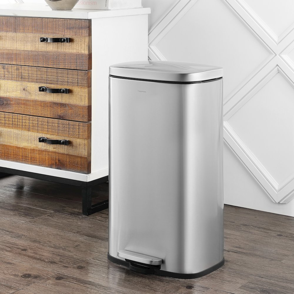 Curtis Step-Open Trash Can. Picture 1