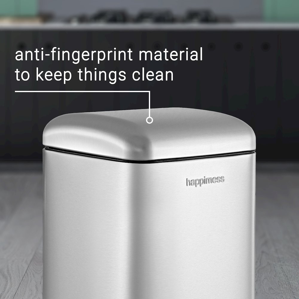 Betty Retro Mini Step-Open Trash Can. Picture 7