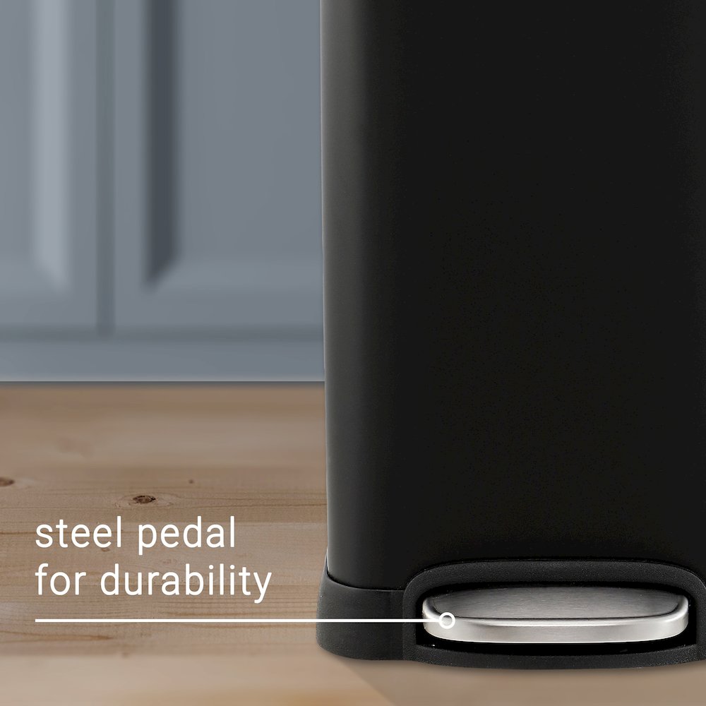 Betty Retro Mini Step-Open Trash Can. Picture 5