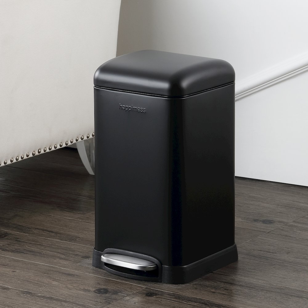 Betty Retro Mini Step-Open Trash Can. Picture 1