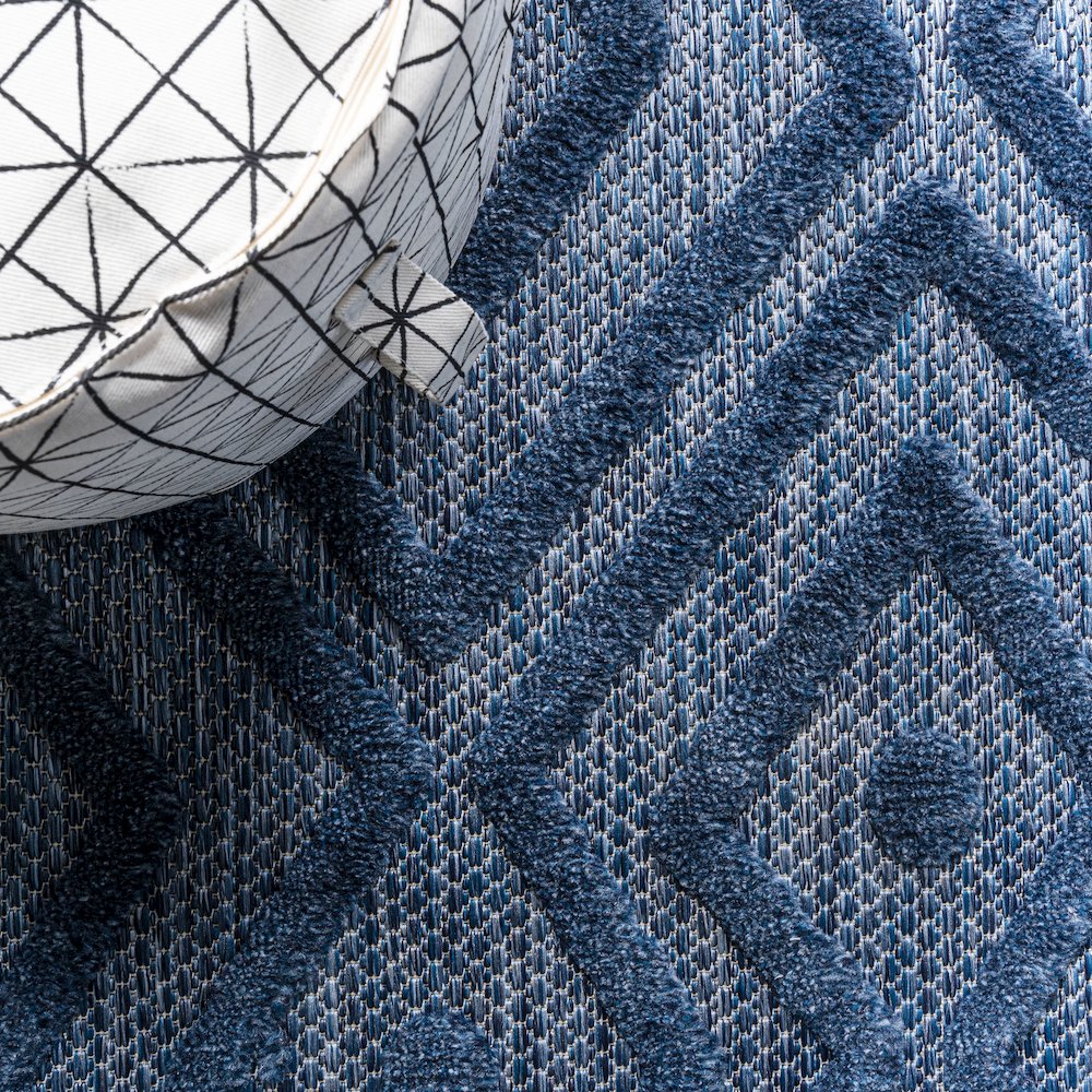 Balansat Moroccan Diamond Indoor/Outdoor Area Rug. Picture 4