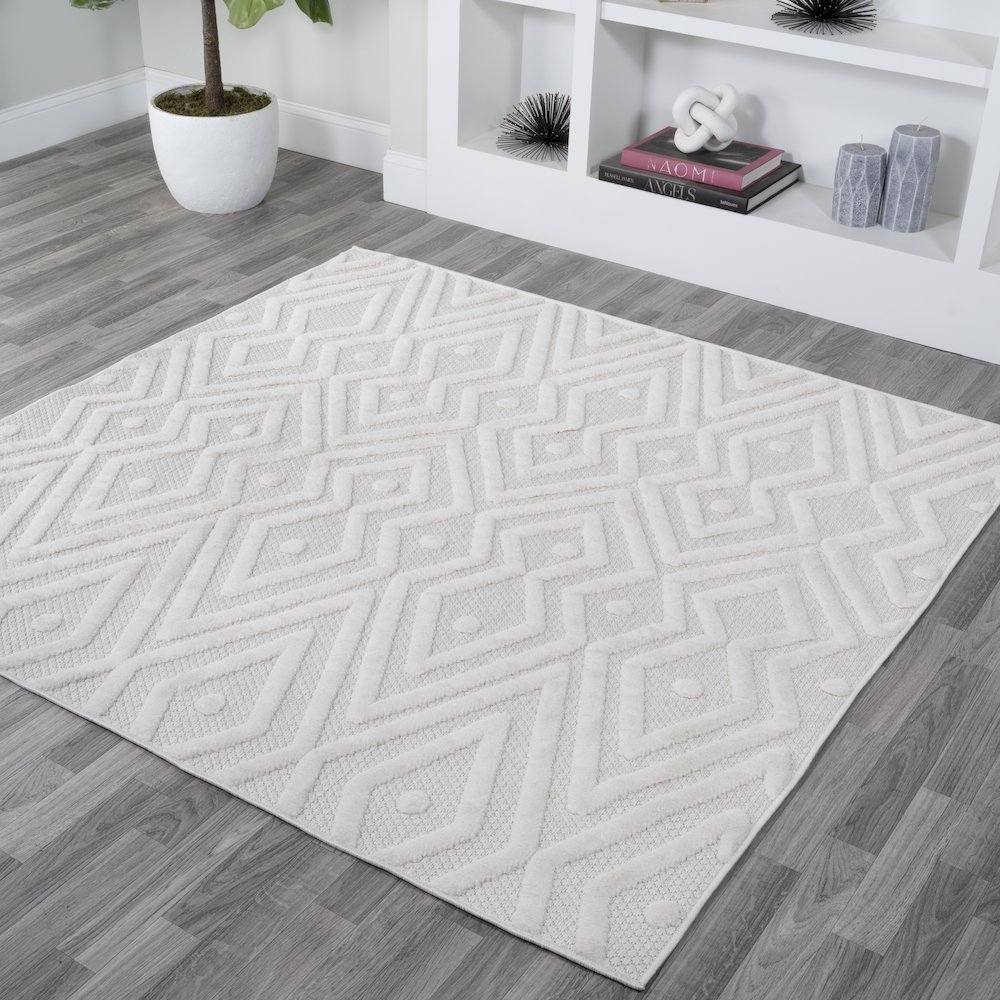 Balansat Moroccan Diamond Indoor/Outdoor Area Rug. Picture 2