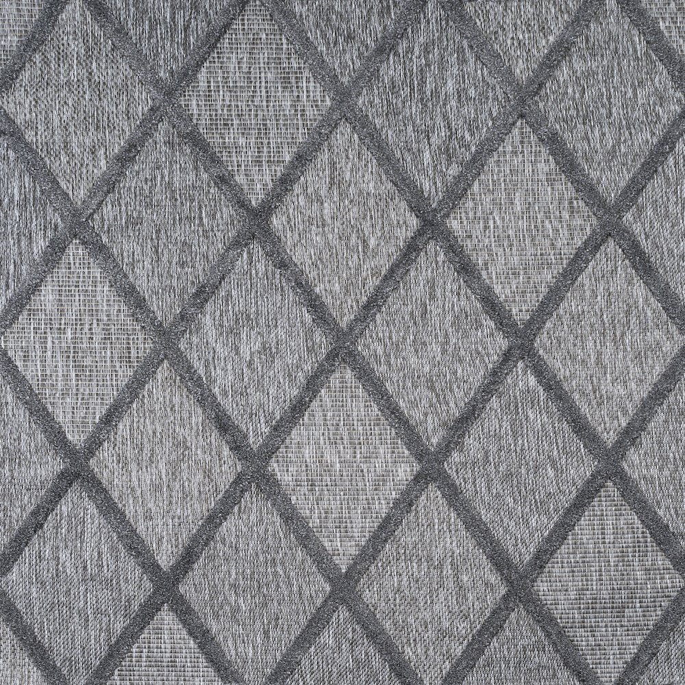 Salines Diamond Trellis Indoor/Outdoor Area Rug. Picture 1