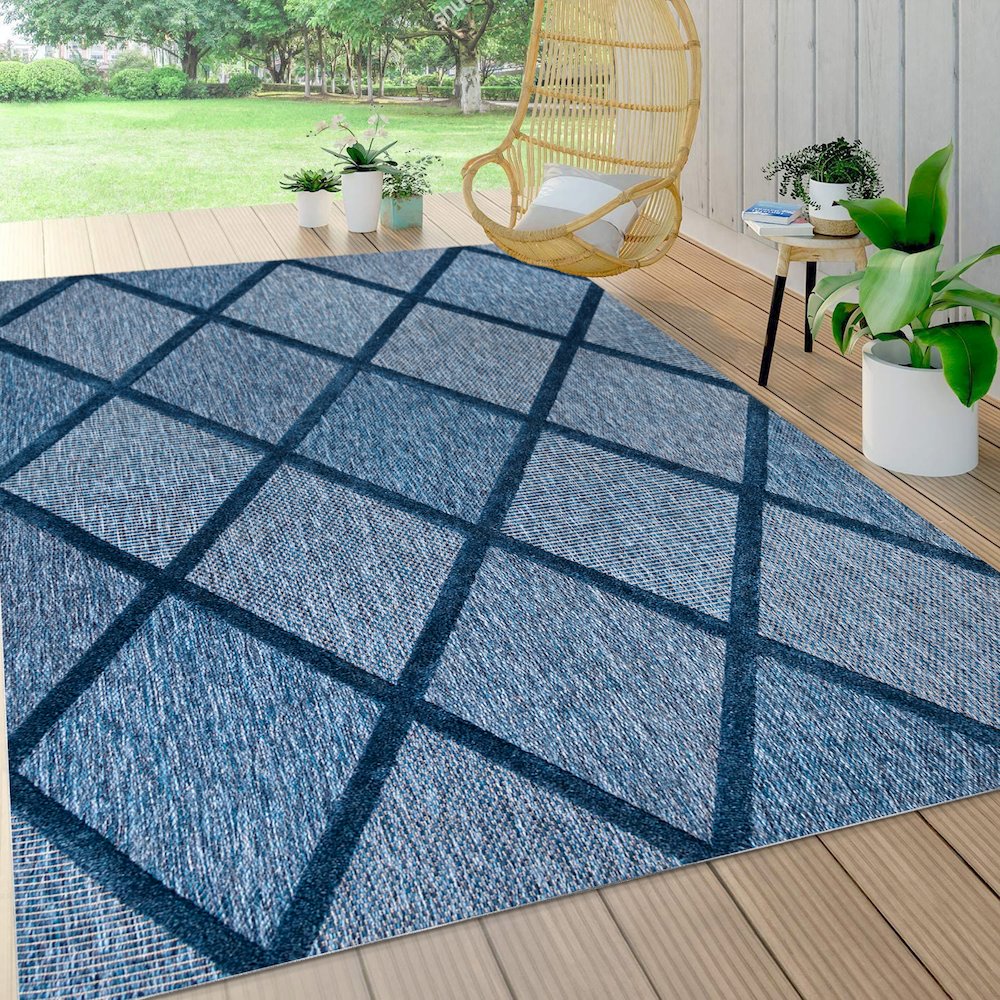Salines Diamond Trellis Indoor/Outdoor Area Rug. Picture 6