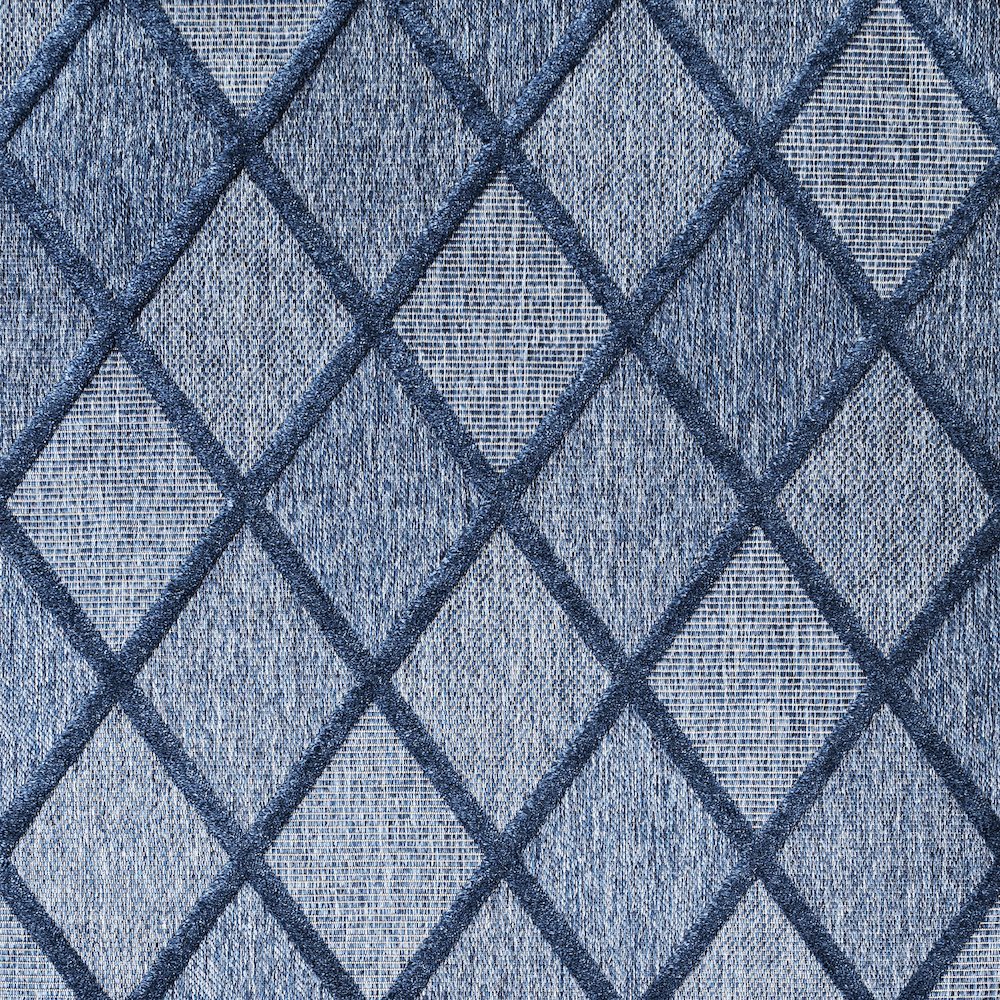 Salines Diamond Trellis Indoor/Outdoor Area Rug. Picture 1