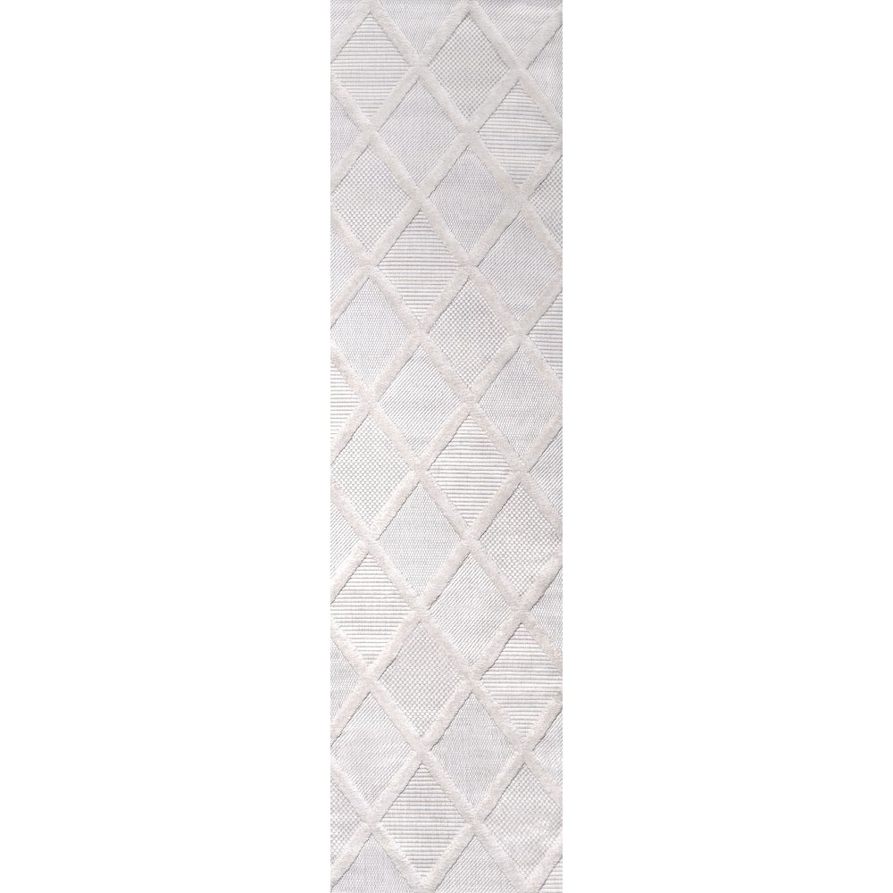 Salines Diamond Trellis Indoor/Outdoor Area Rug. Picture 1