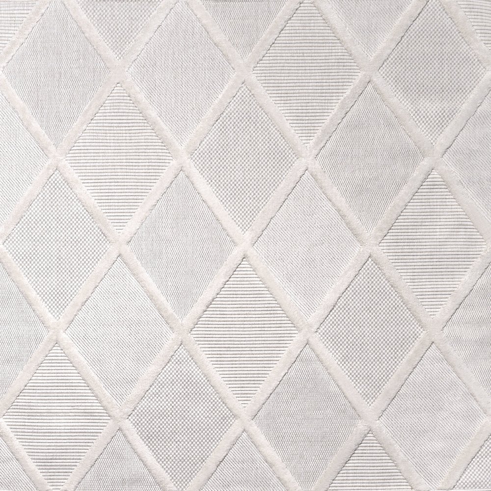 Salines Diamond Trellis Indoor/Outdoor Area Rug. Picture 1