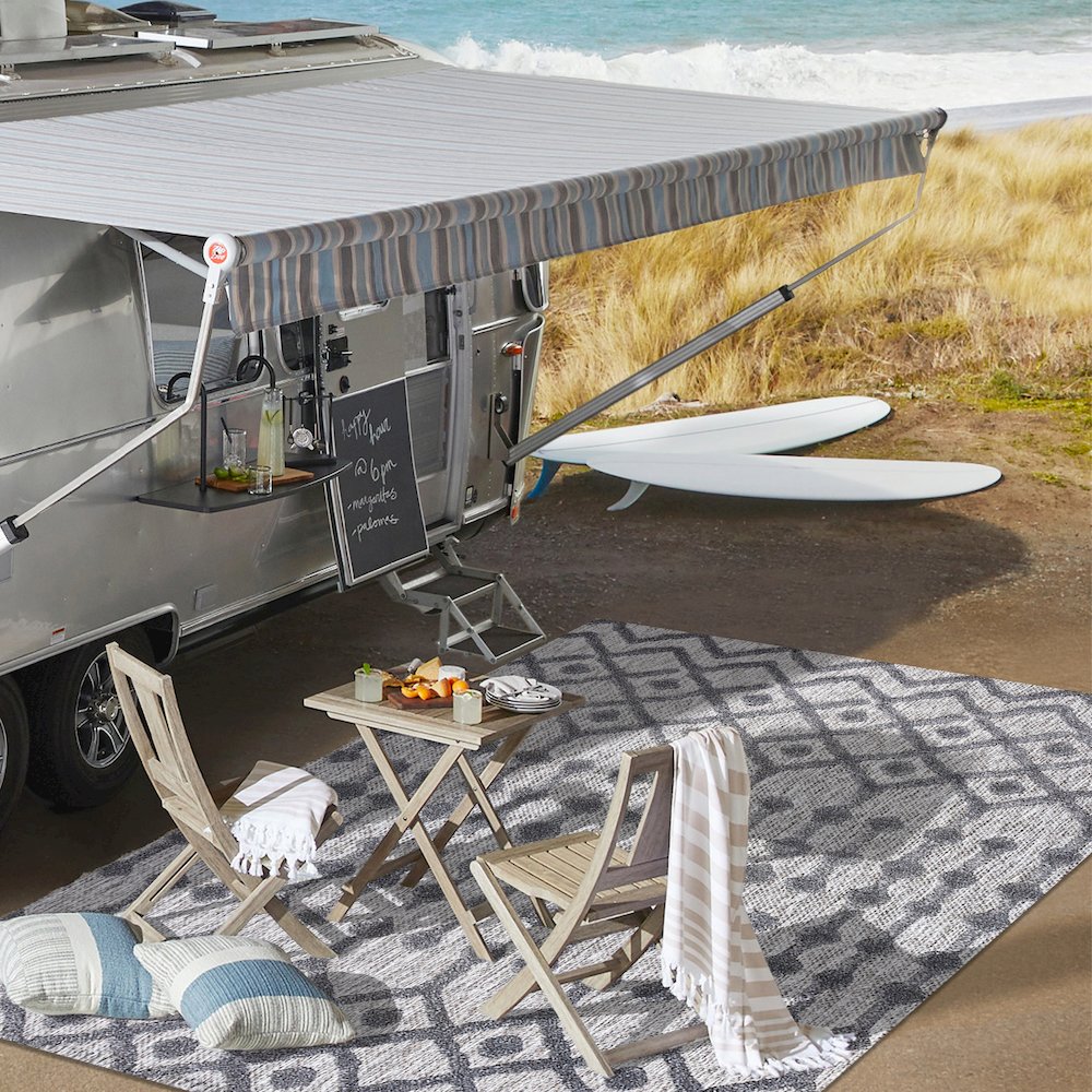 Peralta Moroccan Diamond Indoor/Outdoor Area Rug. Picture 9