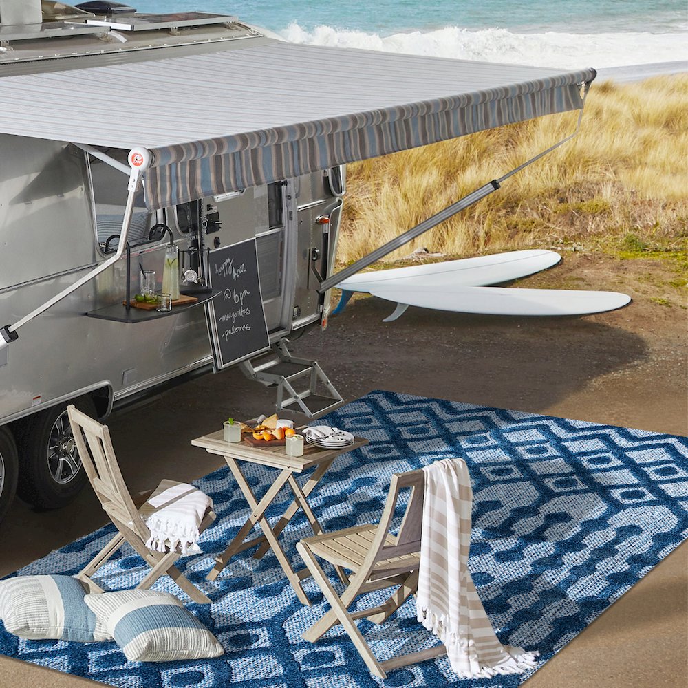 Peralta Moroccan Diamond Indoor/Outdoor Area Rug. Picture 9