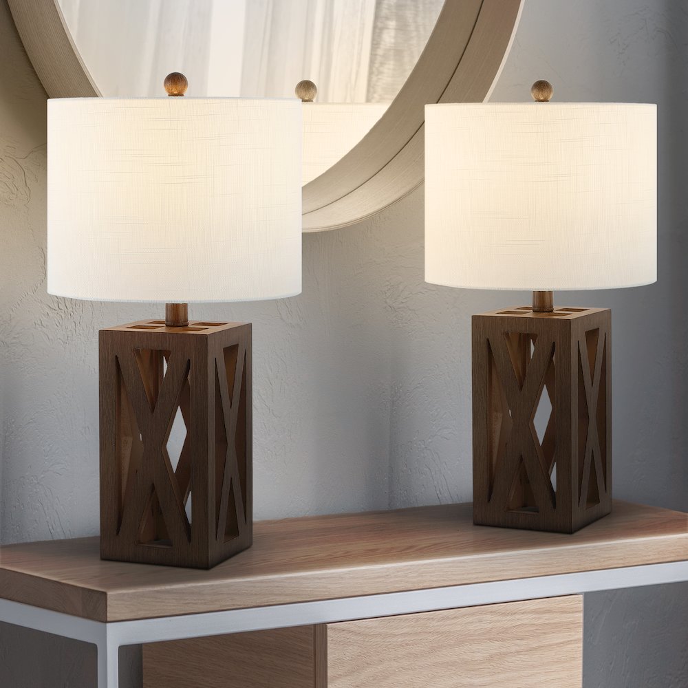 Stewart Farmhouse Wood Led Table Lamp. Picture 3