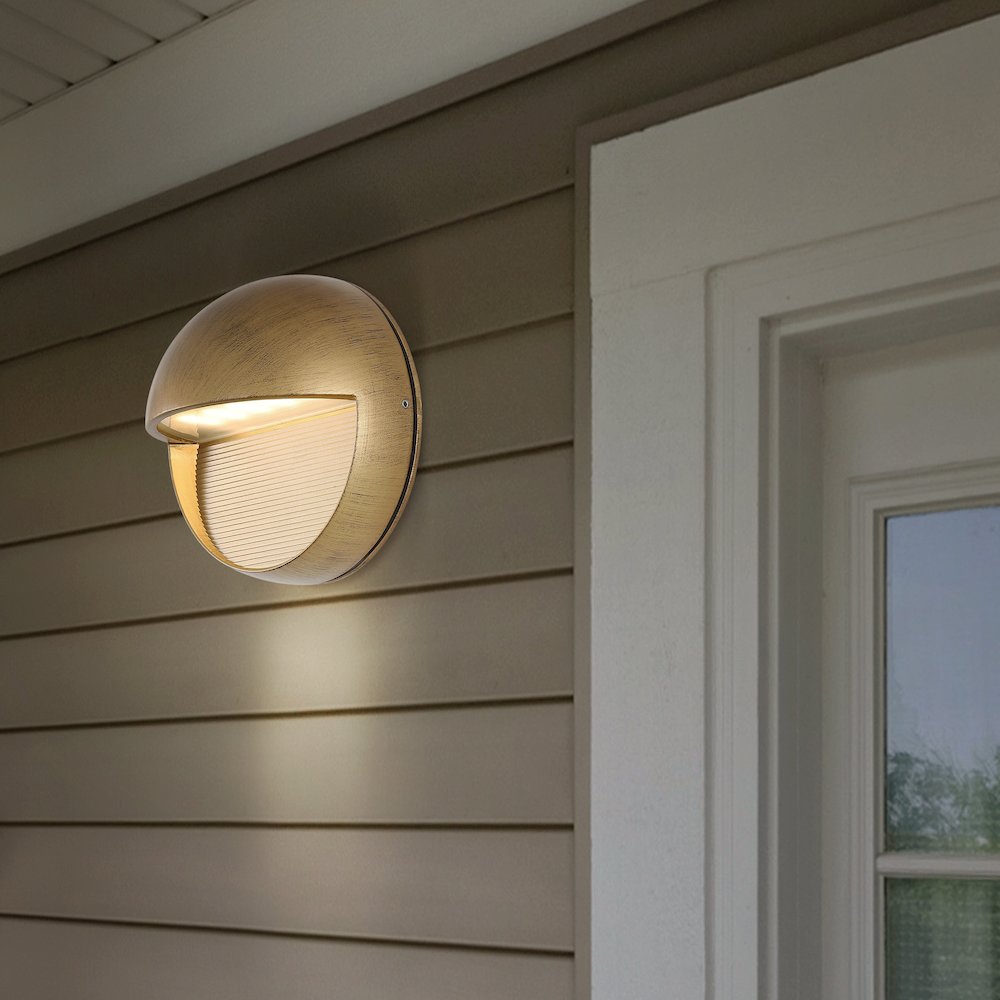 Orbe Outdoor Metal/Glass Integrated Led Wall Sconce. Picture 1