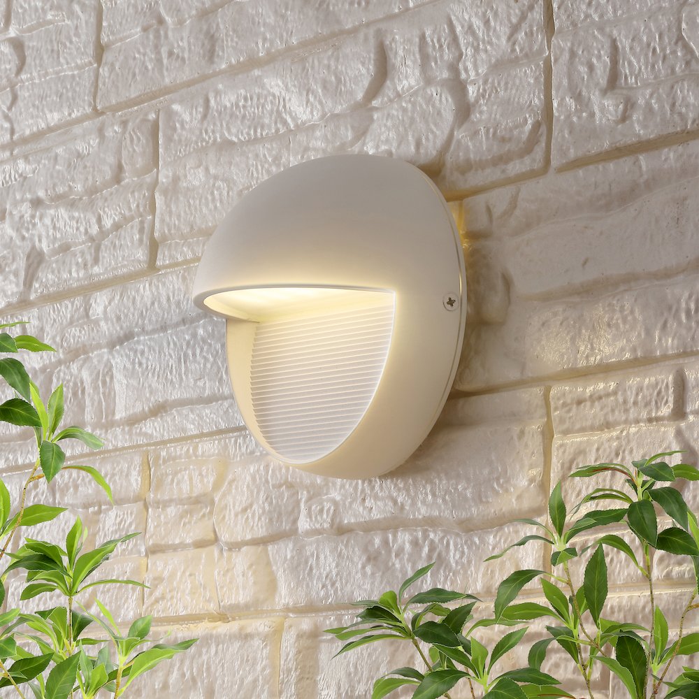 Orbe 6.25" Outdoor Metal/Glass Dimmable Integrated LED Wall Sconce, White. Picture 7