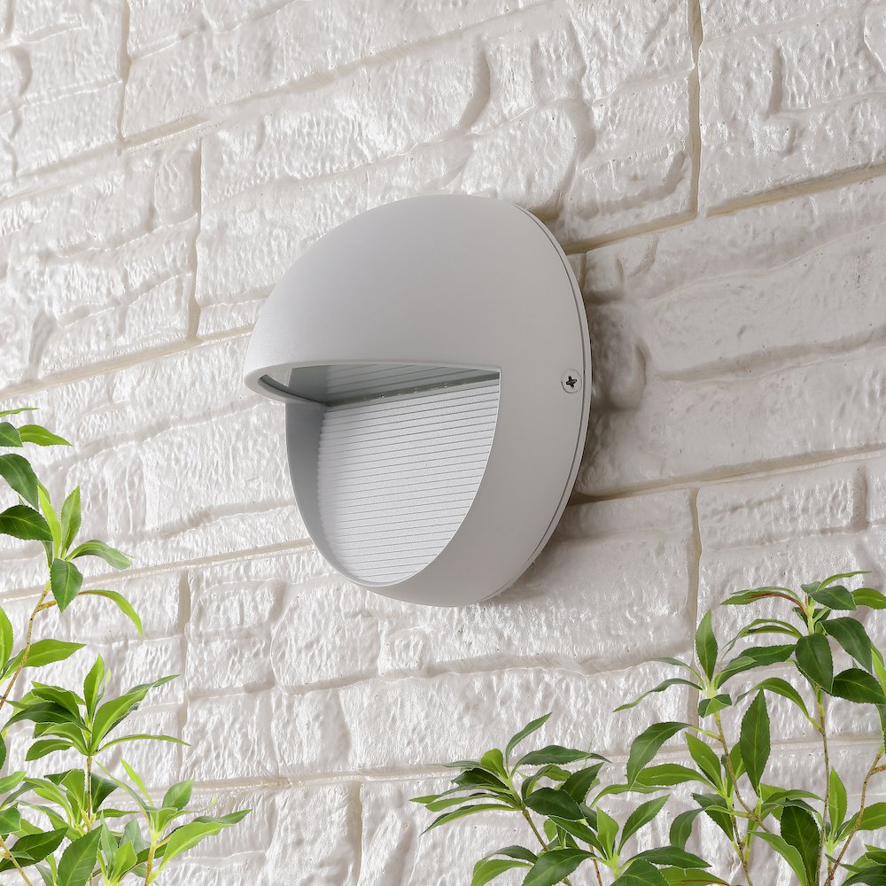 Orbe 6.25" Outdoor Metal/Glass Dimmable Integrated LED Wall Sconce, White. Picture 2