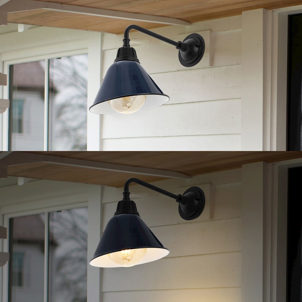 Industrial Indoor/Outdoor Iron Led Gooseneck Arm Outdoor Sconce. Picture 6