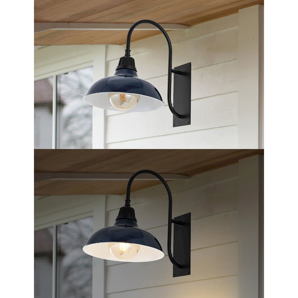 Industrial Indoor/Outdoor Iron Led Gooseneck Arm Outdoor Sconce. Picture 6