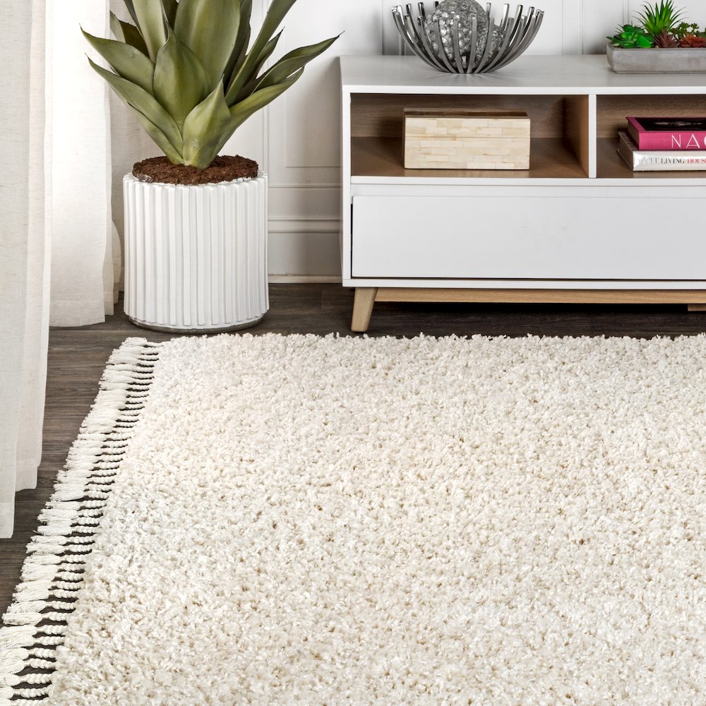Mercer Shag Plush Tassel Area Rug. Picture 3