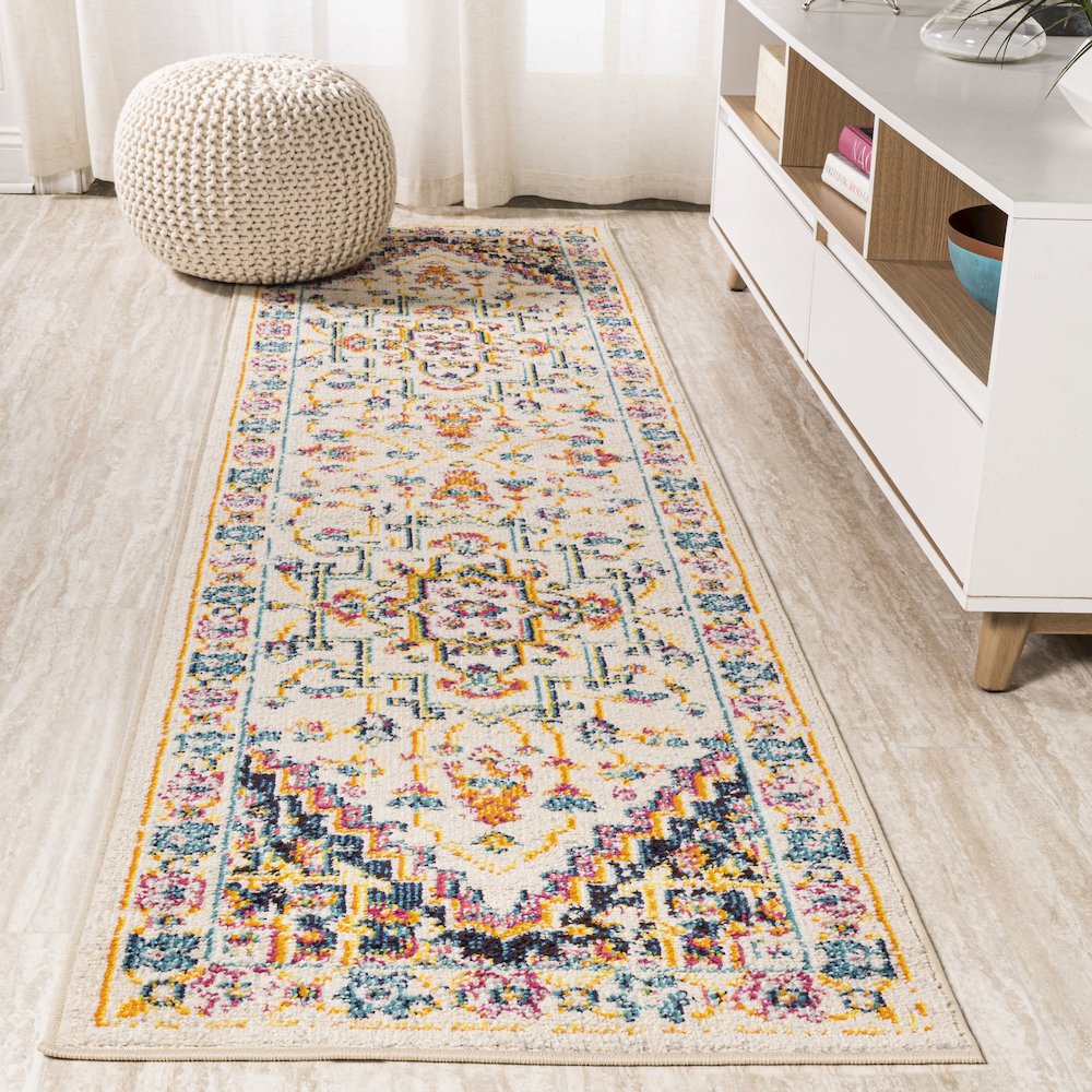 Brooklyn Geometric Medallion Area Rug. Picture 2