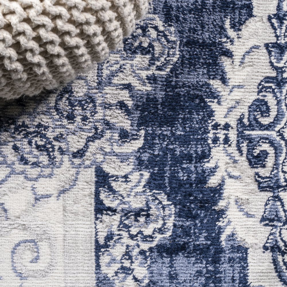 Rosalia Cottage Medallion Area Rug. Picture 4