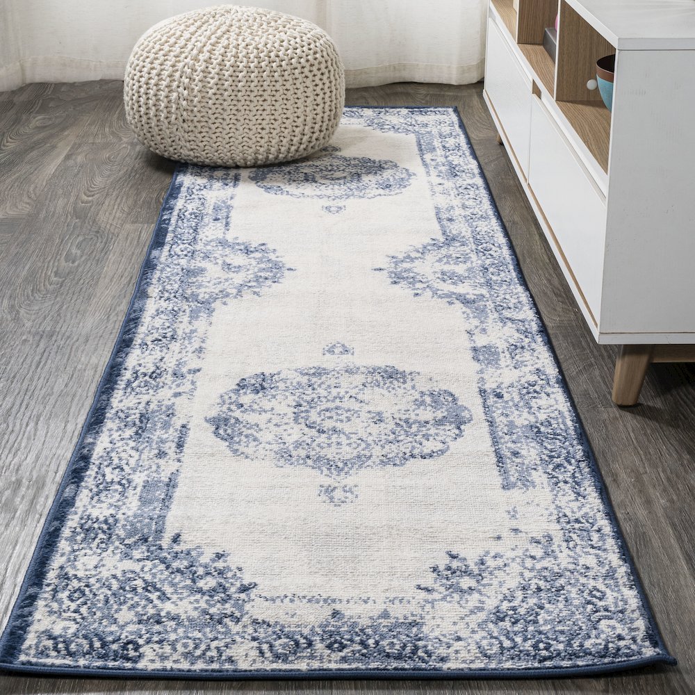 Kelly Rosalia Cottage Medallion Area Rug. Picture 2