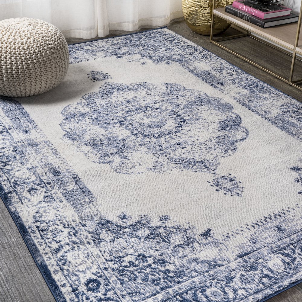 Kelly Rosalia Cottage Medallion Area Rug. Picture 2