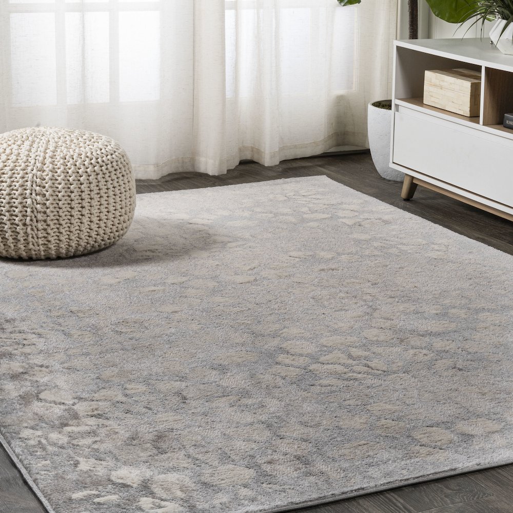 Roma Ornate Geometric Tile Area Rug. Picture 2