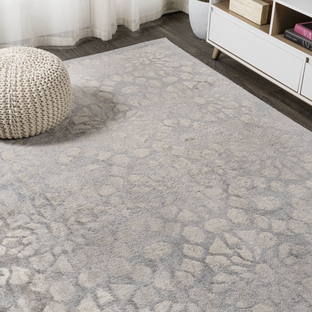 Roma Ornate Geometric Tile Area Rug. Picture 4