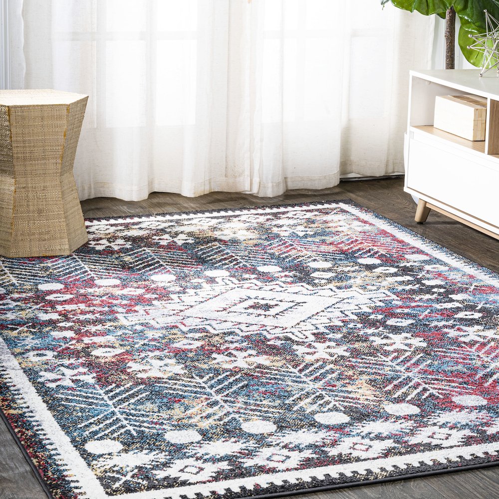Dhiya Distressed Kilim Area Rug. Picture 2