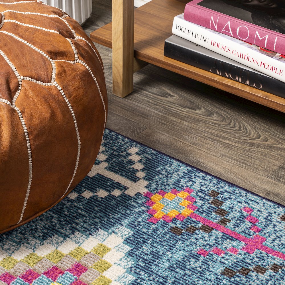 Tribal Love Geometric Area Rug. Picture 4