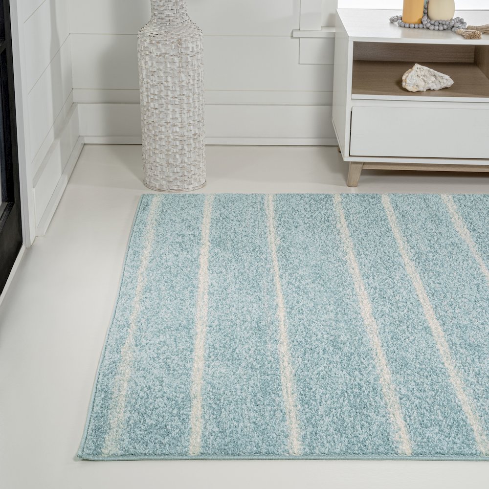 Williamsburg Minimalist Stripe Area Rug. Picture 1