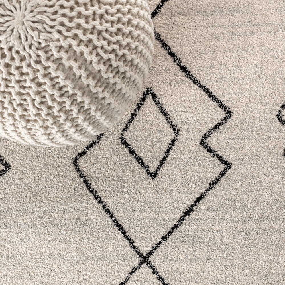 Alia Moroccan Beni Souk Area Rug. Picture 4