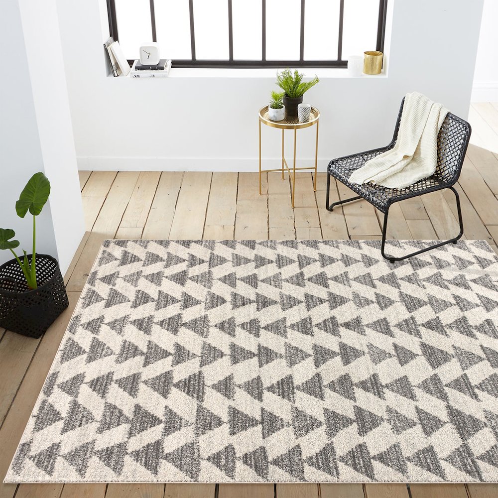 Aisha Moroccan Triangle Geometric Area Rug. Picture 10