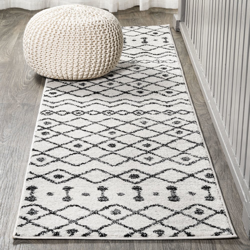 Aksil Moroccan Beni Souk Area Rug. Picture 2