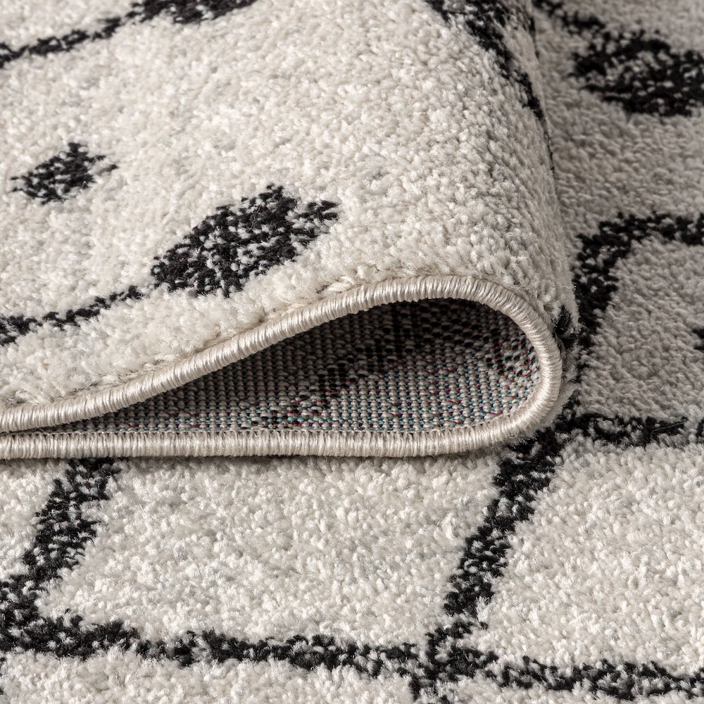 Aksil Moroccan Beni Souk Area Rug. Picture 6