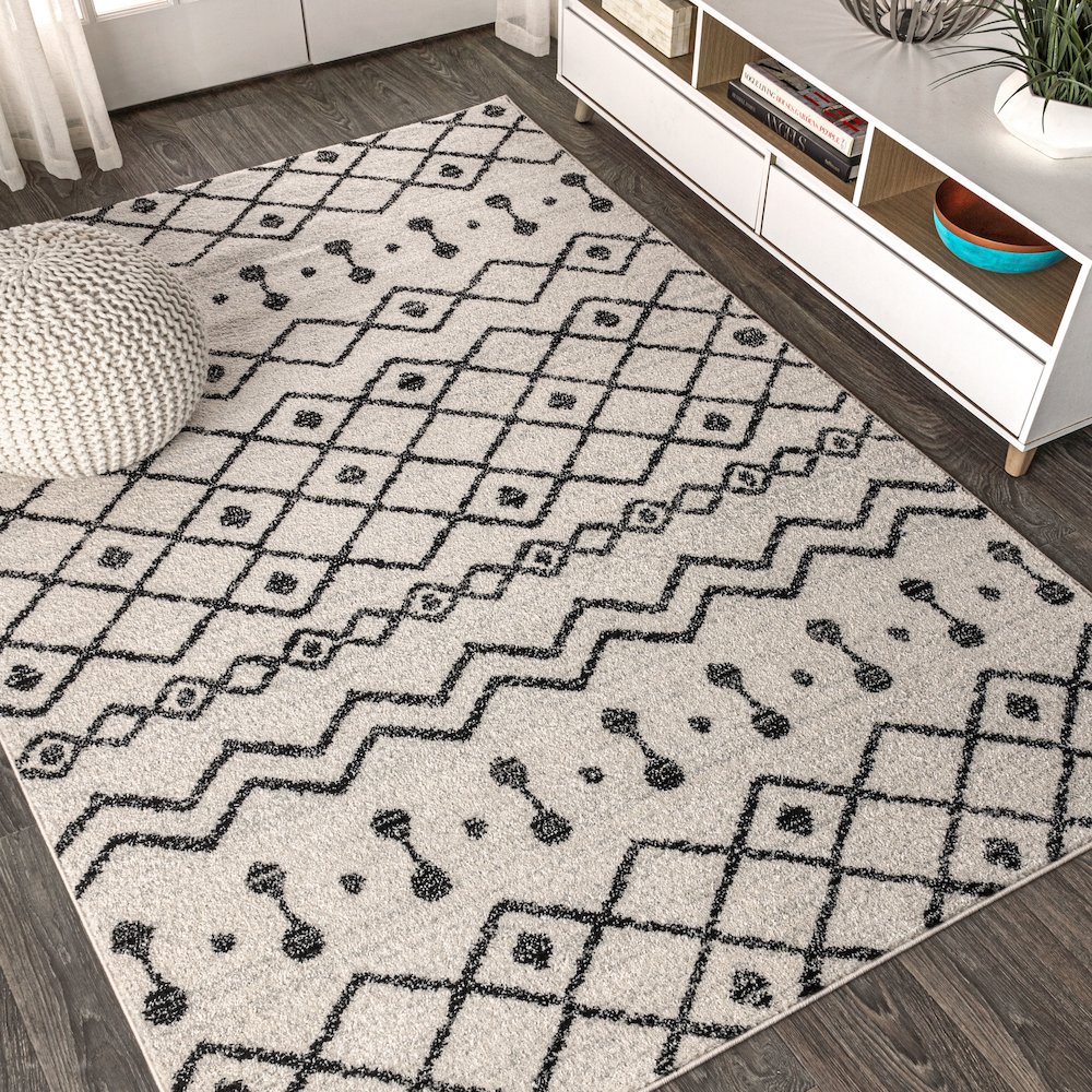 Aksil Moroccan Beni Souk Area Rug. Picture 4