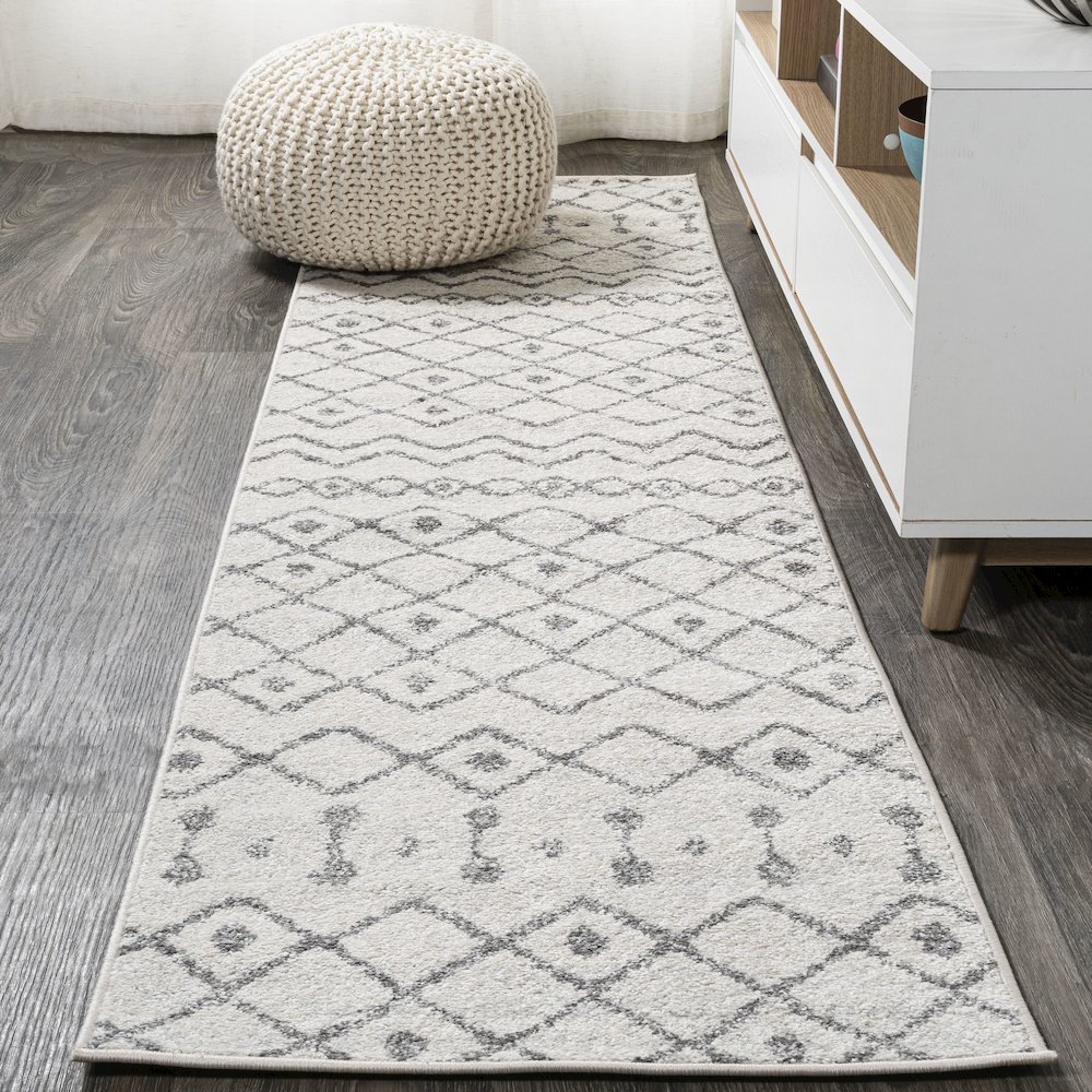 Aksil Moroccan Beni Souk Area Rug. Picture 2