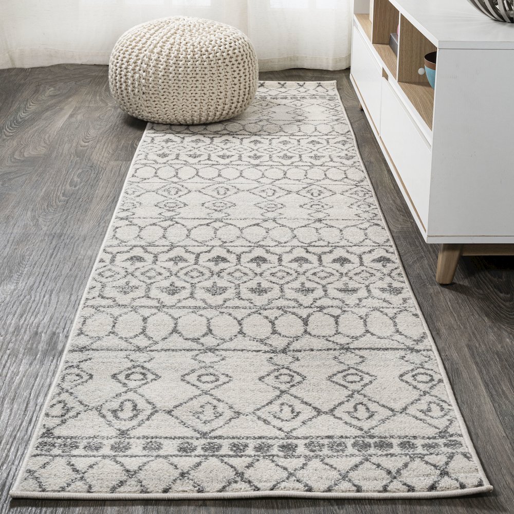 Izil Moroccan Beni Souk Area Rug. Picture 2