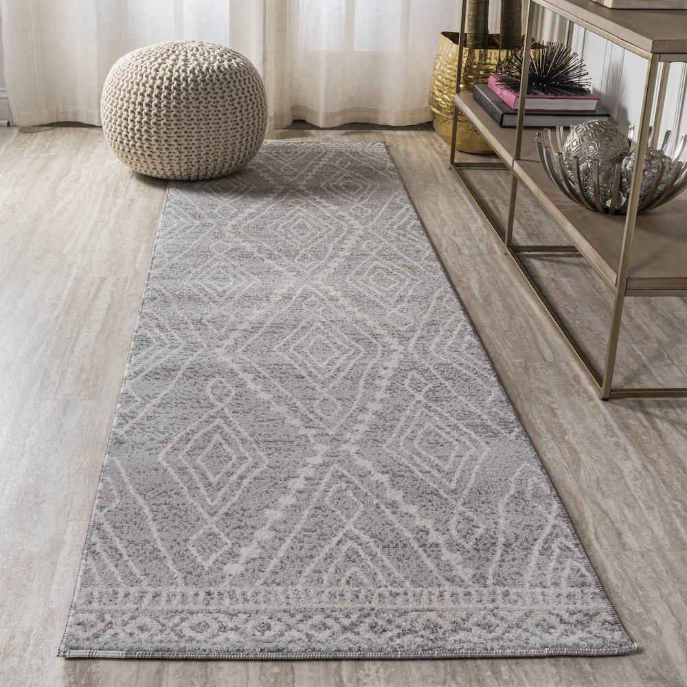Rih Moroccan Style Diamond Area Rug. Picture 2
