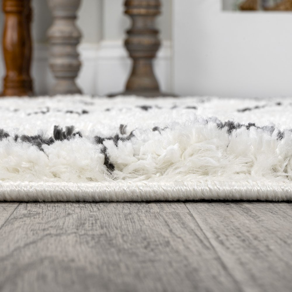 Calvia Moroccan Diamond Shag Area Rug. Picture 9