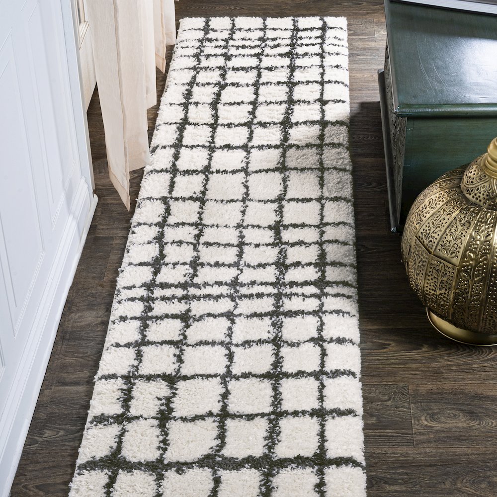 Arenal Geometric Grid Shag Area Rug. Picture 2
