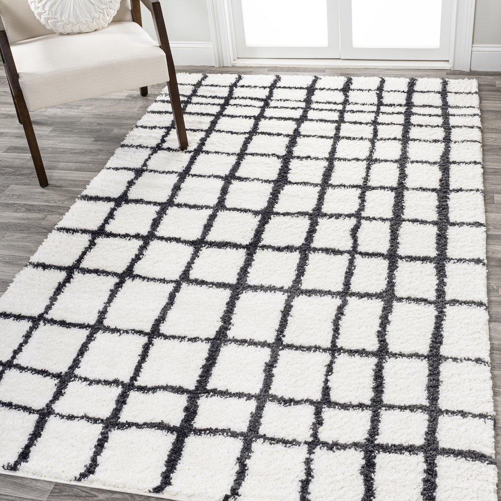 Arenal Geometric Grid Shag Area Rug. Picture 2
