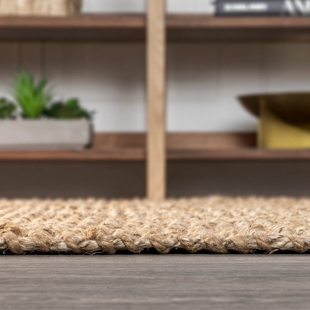 Pata Hand Woven Chunky Jute Area Rug. Picture 7